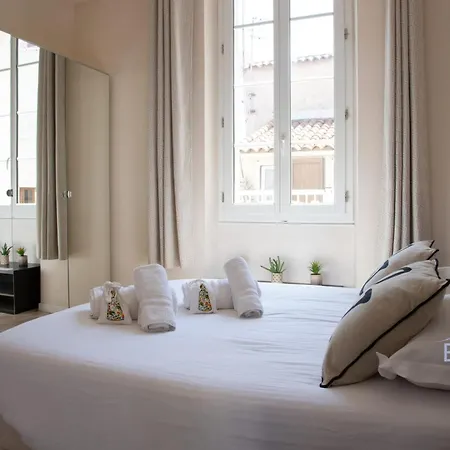 Apartament Bright 1br In The Heart Of Old Place Nationale *