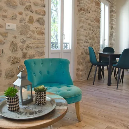 Lägenhet Charming 2-room In The Heart Of