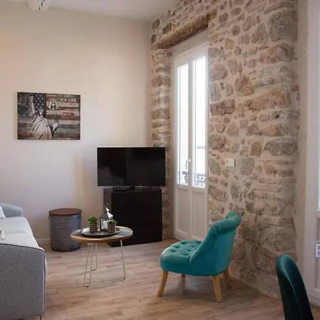 Bright 1br In The Heart Of Old Place Nationale Apartament Antibes