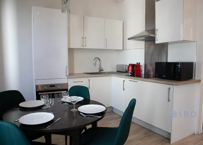 Bright 1br In The Heart Of Old Place Nationale Διαμέρισμα